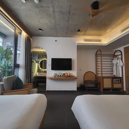 Leaf Beachfront Hotel Danang Exterior photo