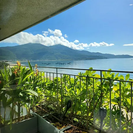 Leaf Beachfront Hotel Danang Exterior photo