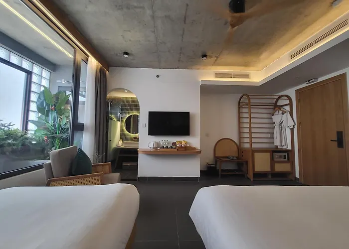 Leaf Beachfront Hotel Da Nang