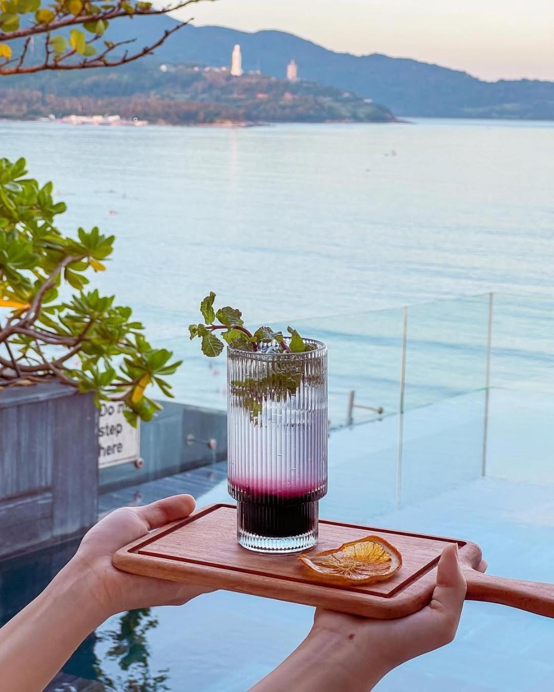 Leaf Beachfront Hotel 4*