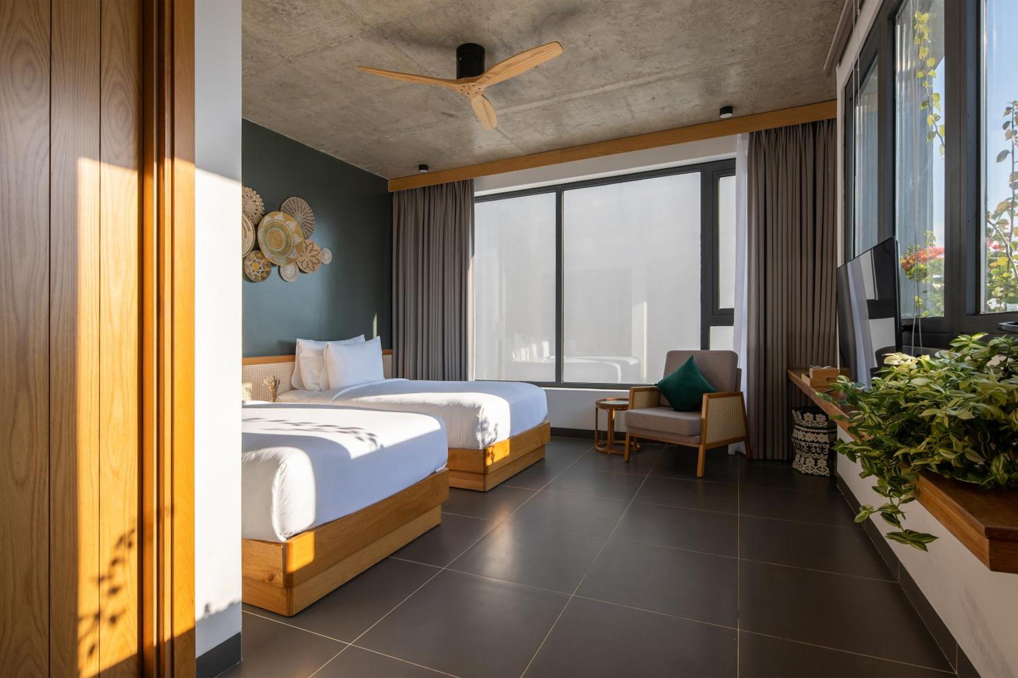 Leaf Beachfront Hotel 4*