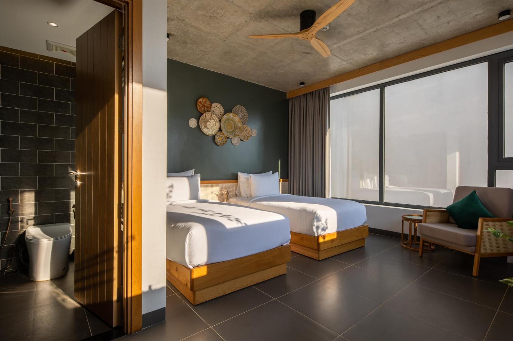 Leaf Beachfront 4*