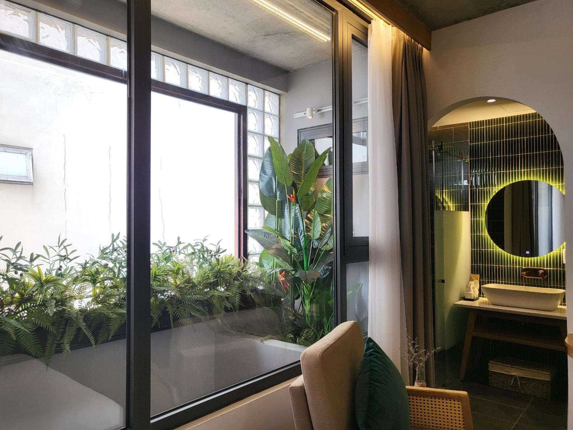 Hotel Leaf Beachfront