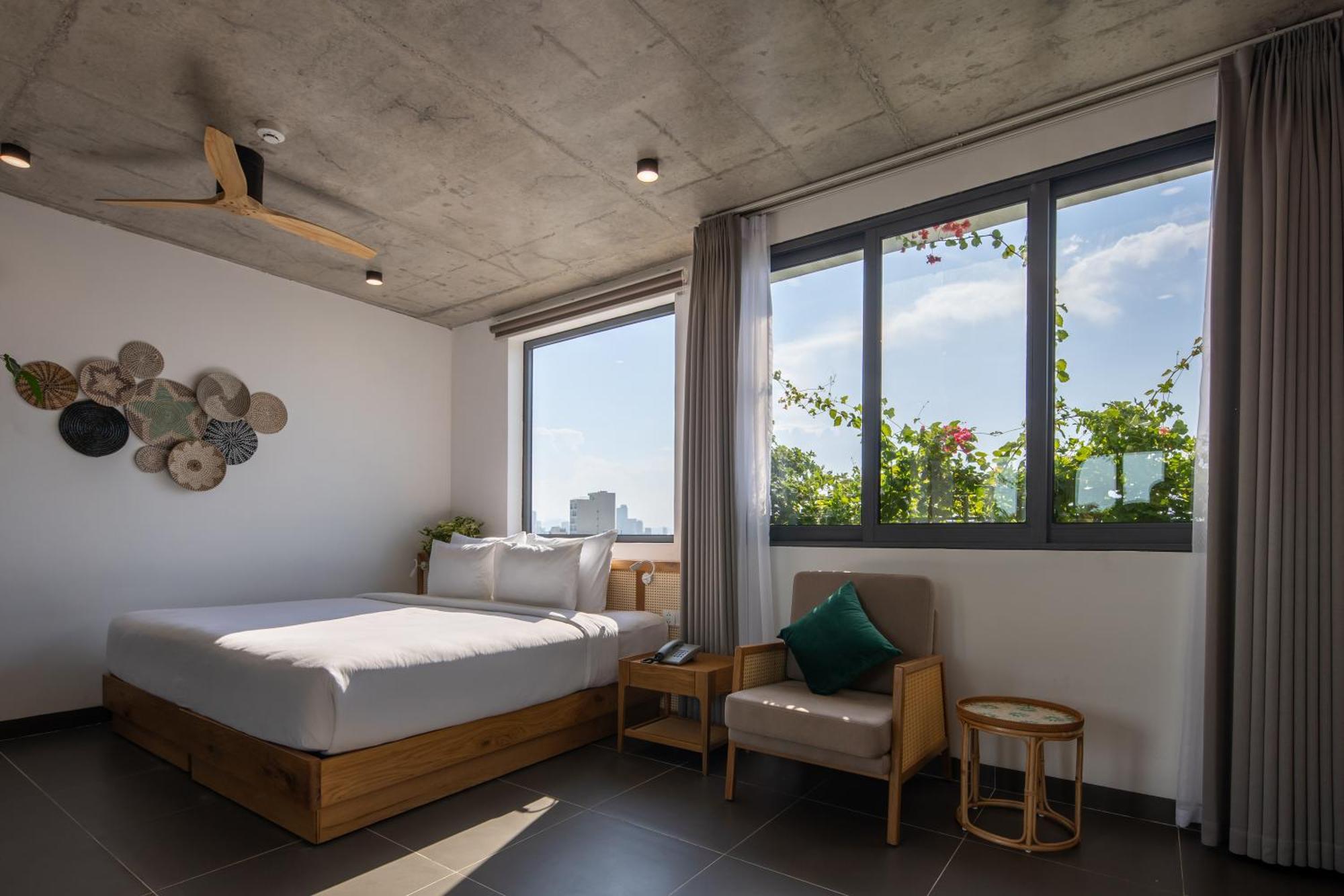 Leaf Beachfront 4* Da Nang