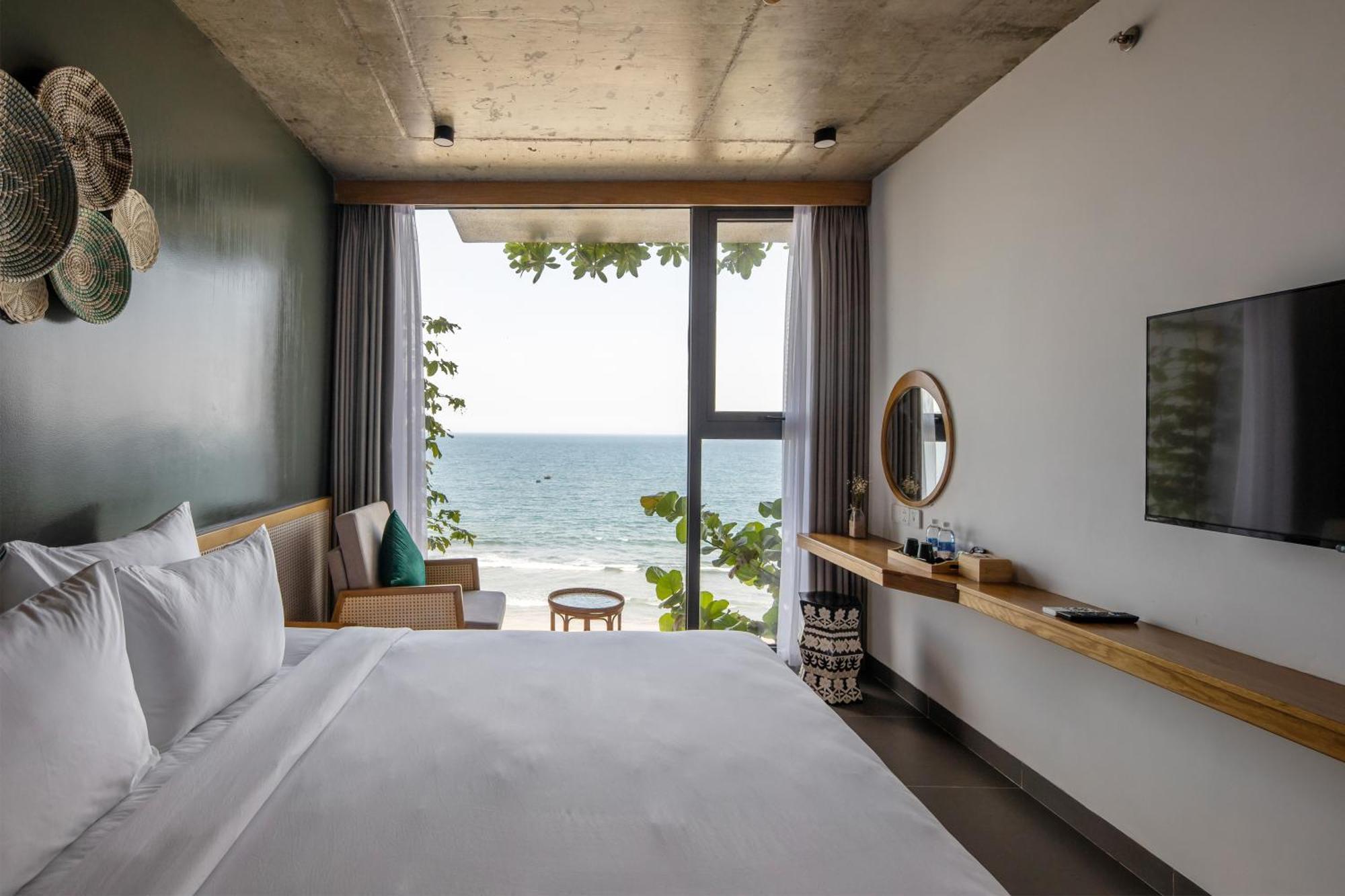Leaf Beachfront 4*