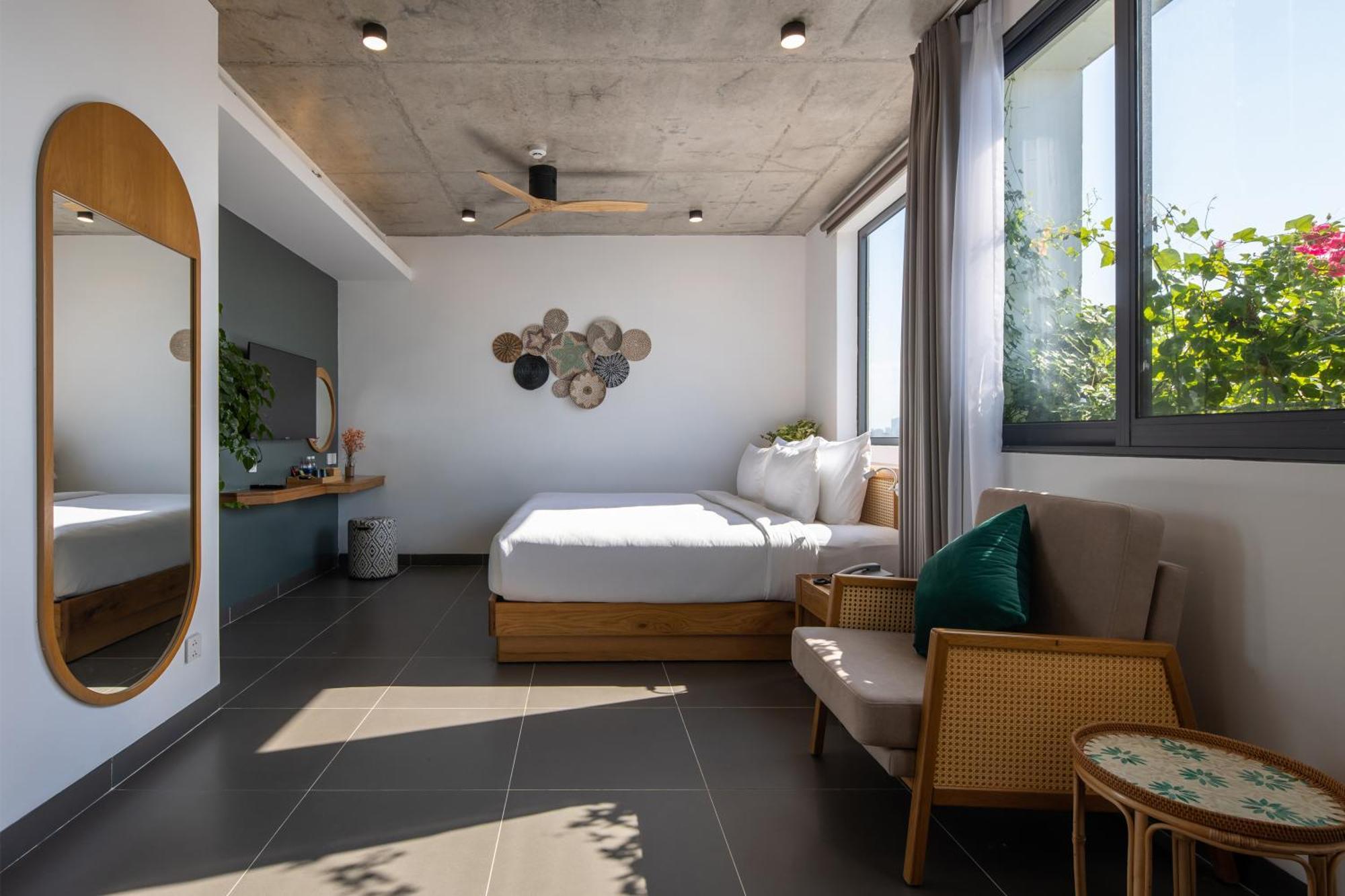 Leaf Beachfront 4*
